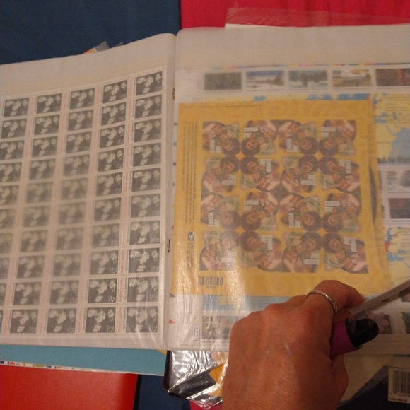 Rare postage stamps - Picture 1 of 2